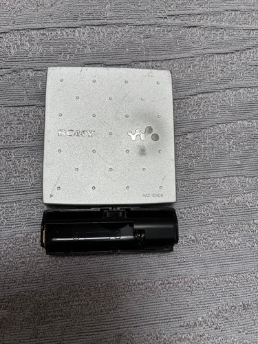 Sony e909 walkman - mz-e909,